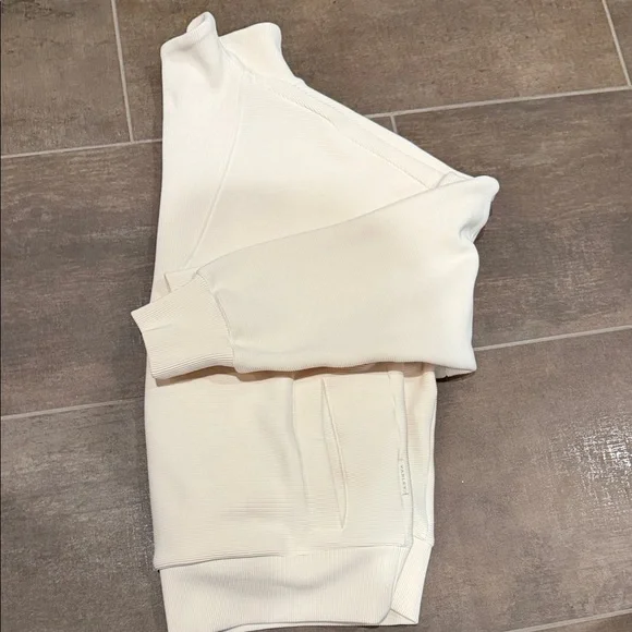 Varley Cream Half-Zip Sweatshirt - Picture 5 of 5